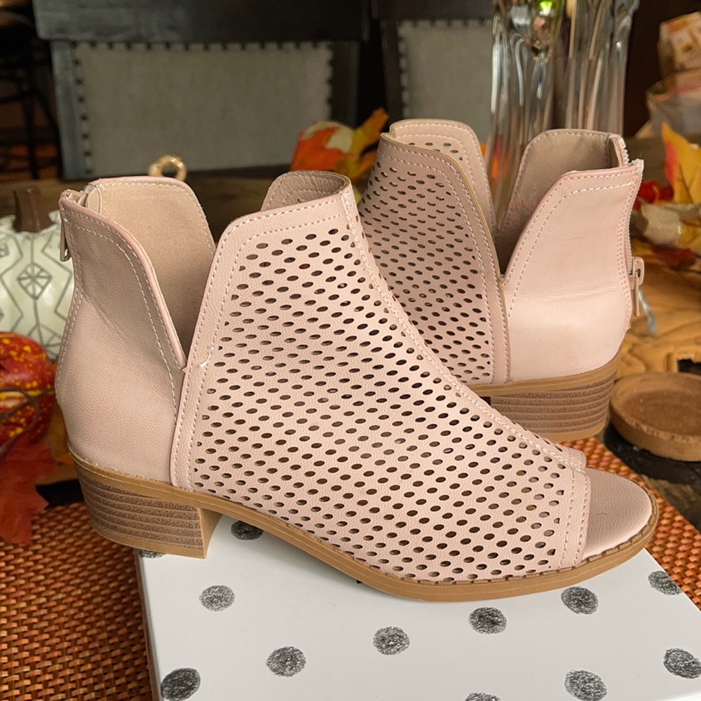 Girls shoe booties with peep toe size 2